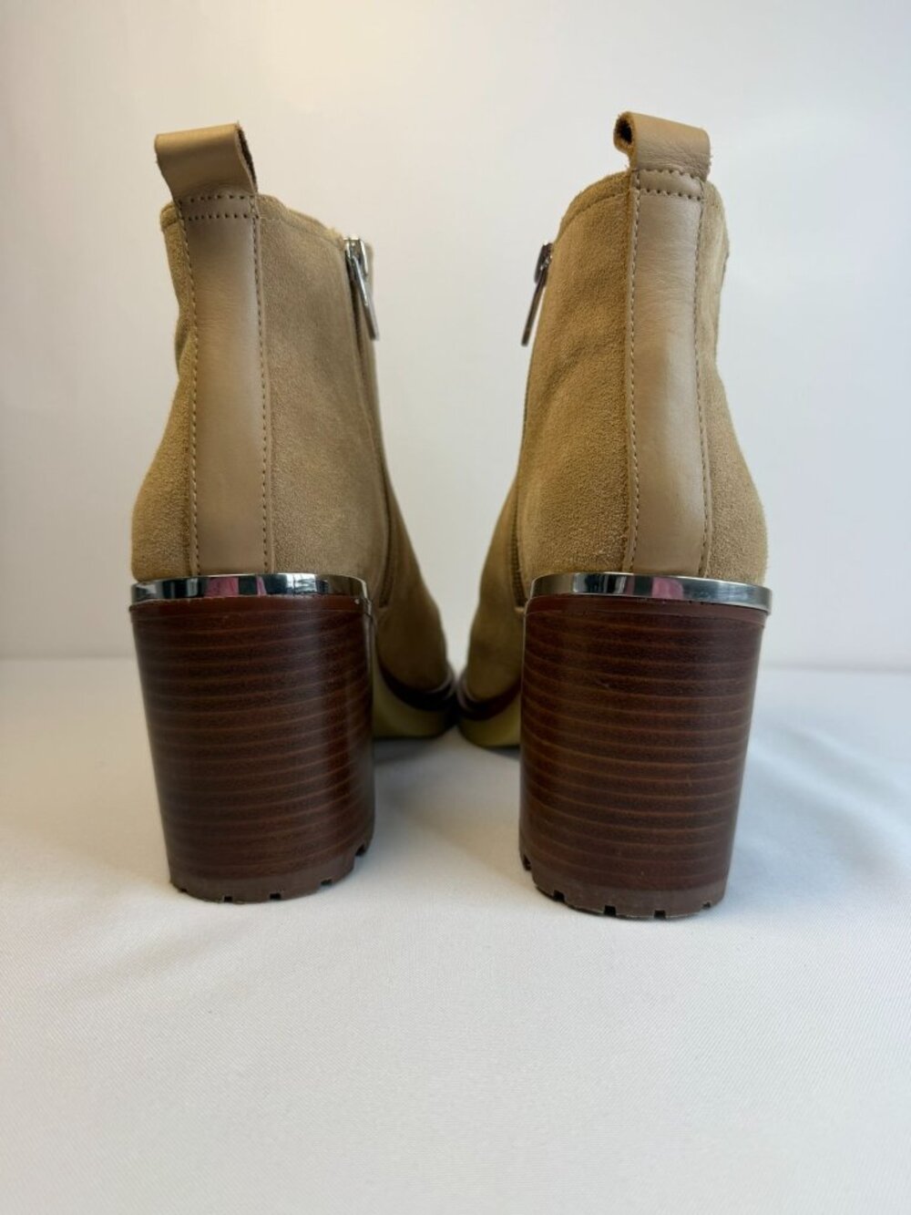 Vince Camuto Gorgan Women Size 9M Taupe Leather Ankle Block Heel Casual Boots - Picture 8 of 14